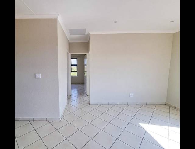 2 BEDROOM HOUSE FOR SALE IN LENASIA SOUTH